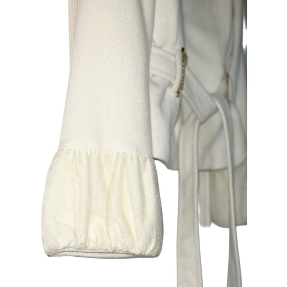 White European coat​ - Picture 6 of 13